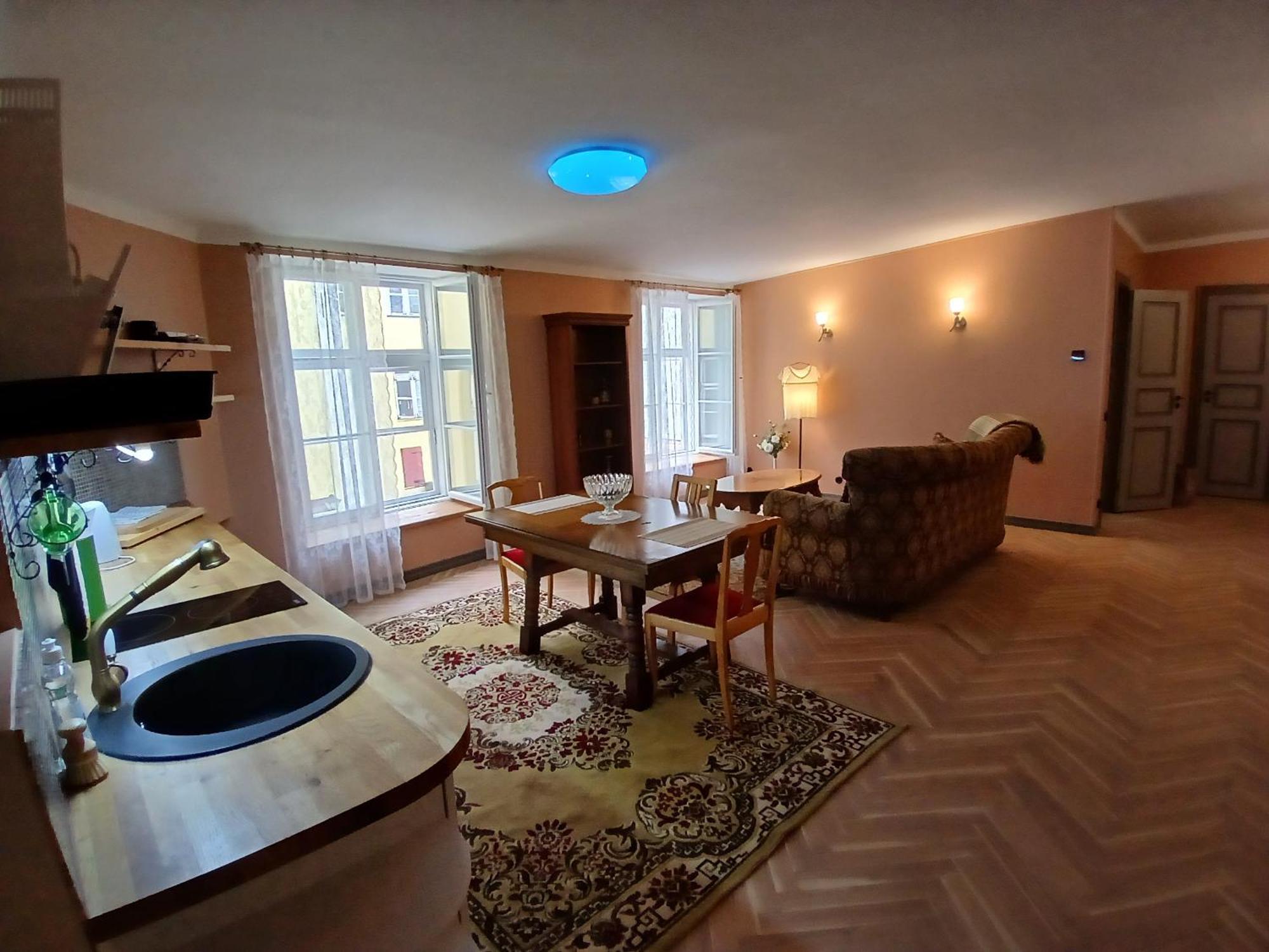 Aparthotel Parlament *